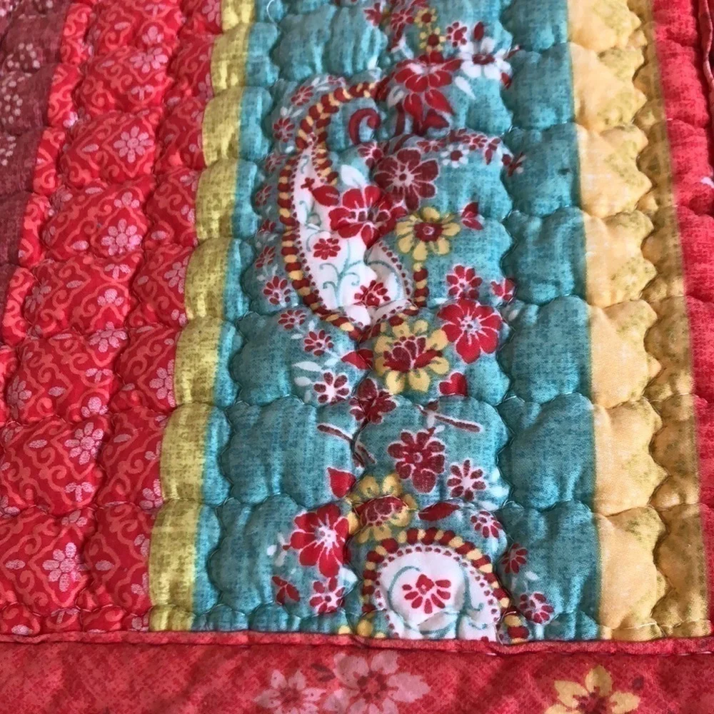MGL QUILT | Exquisite Coral Paisley Multi Color Quilt, Size 72”x56”.